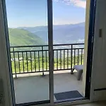 Vue Panoramique Sur Les Pyrenees *